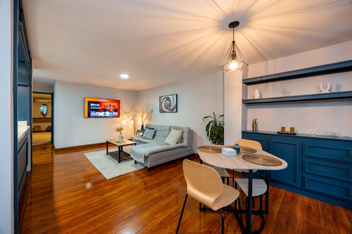 Apartamento con balcón y patio a pasos de Provenza