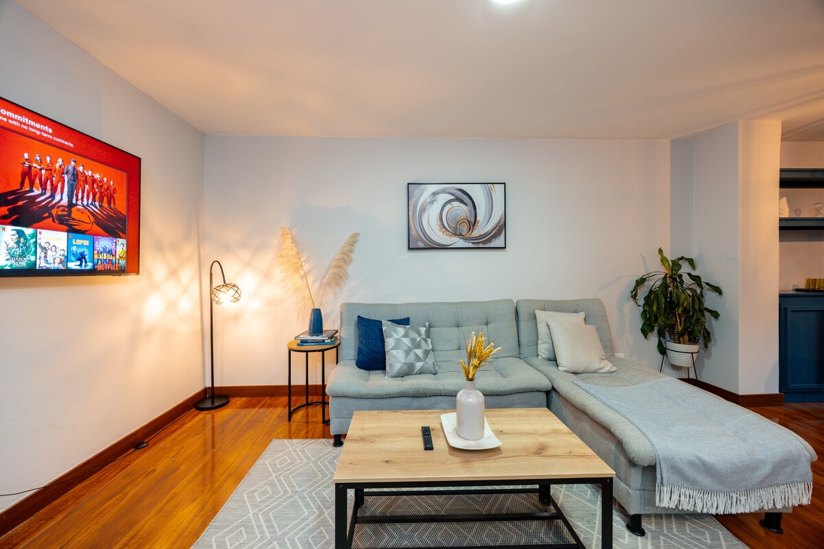 Apartamento con balcón y patio a pasos de Provenza