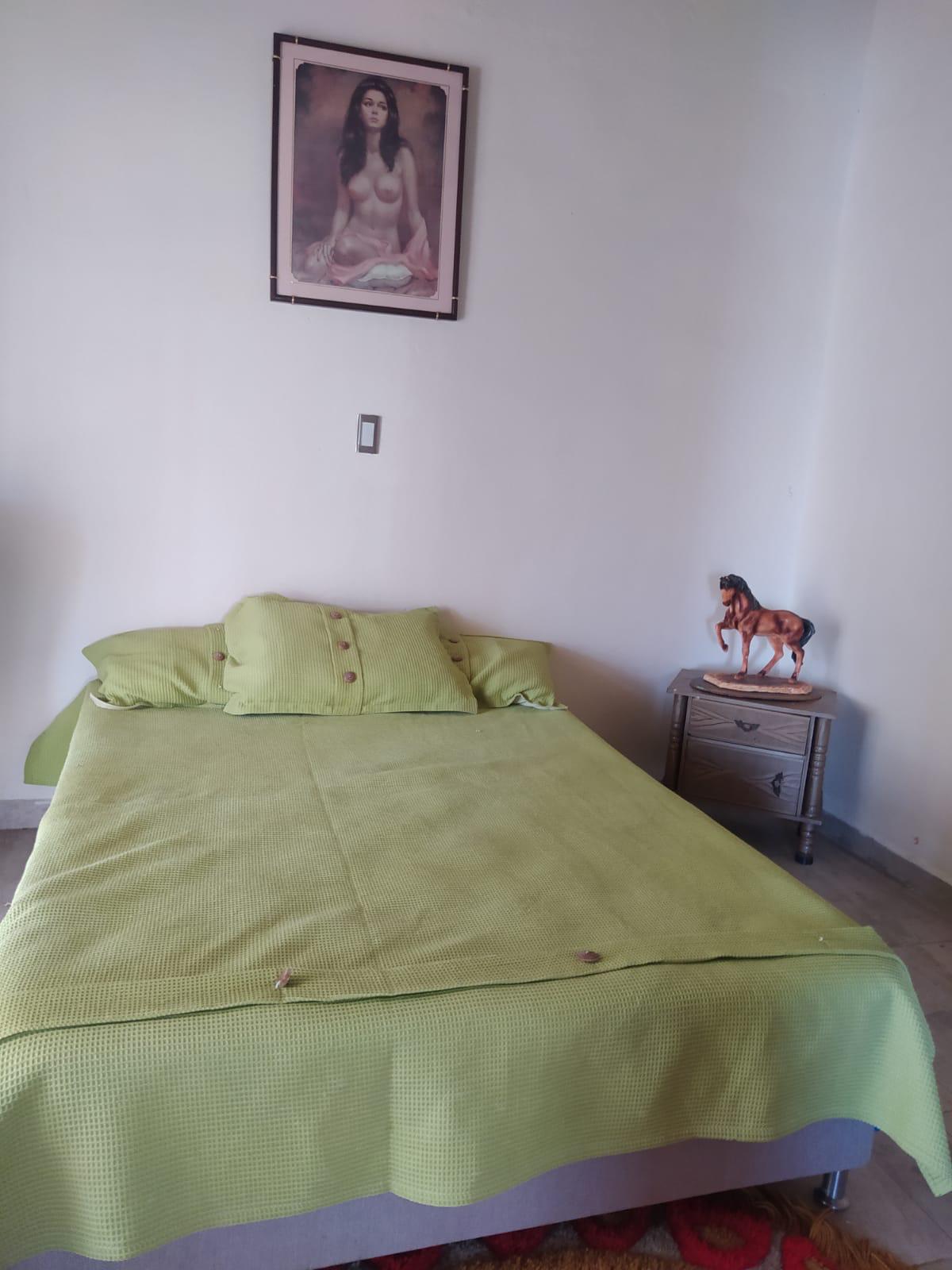 Cabaña moderna en meseta mágica