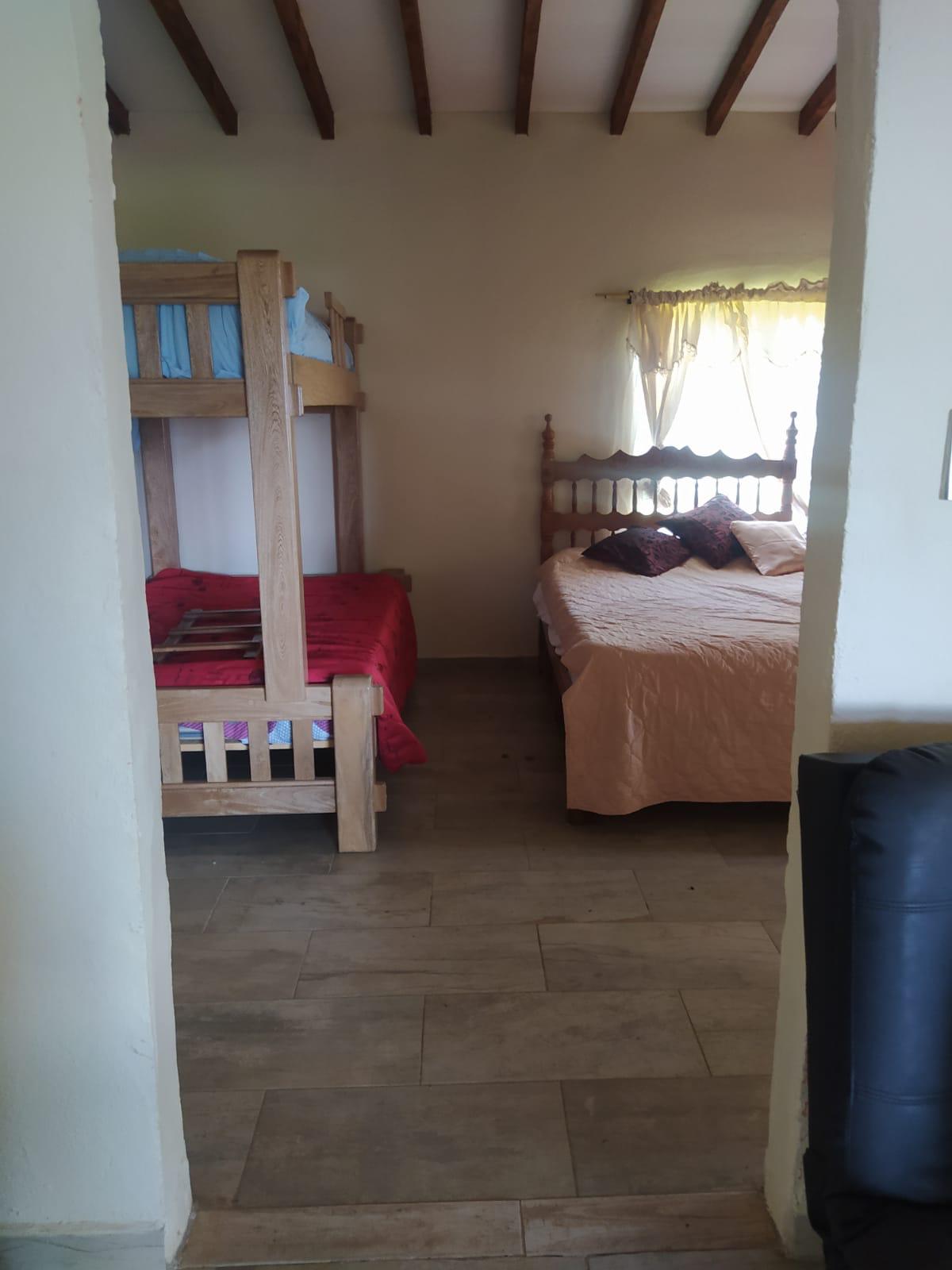 Cabaña moderna en meseta mágica
