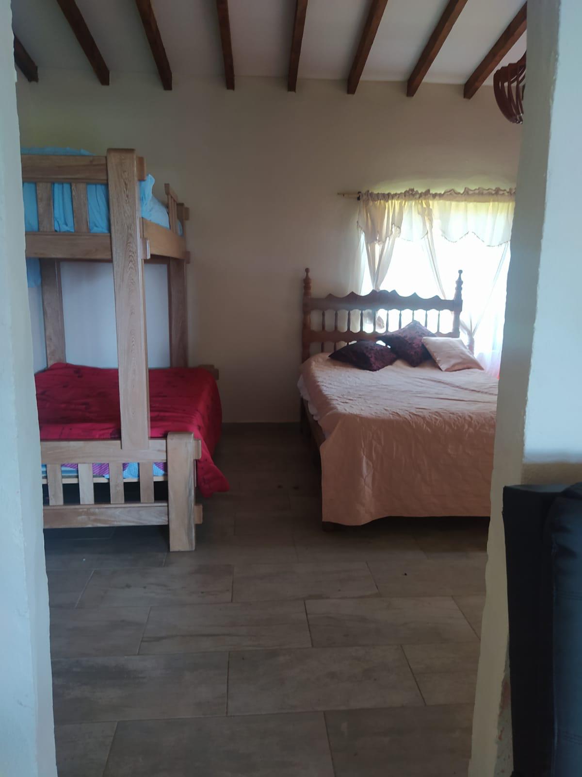 Cabaña moderna en meseta mágica