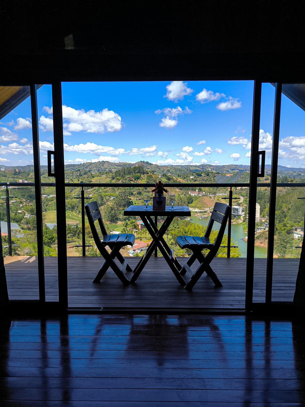Cabaña | Glamping con jacuzzi & vista al embalse