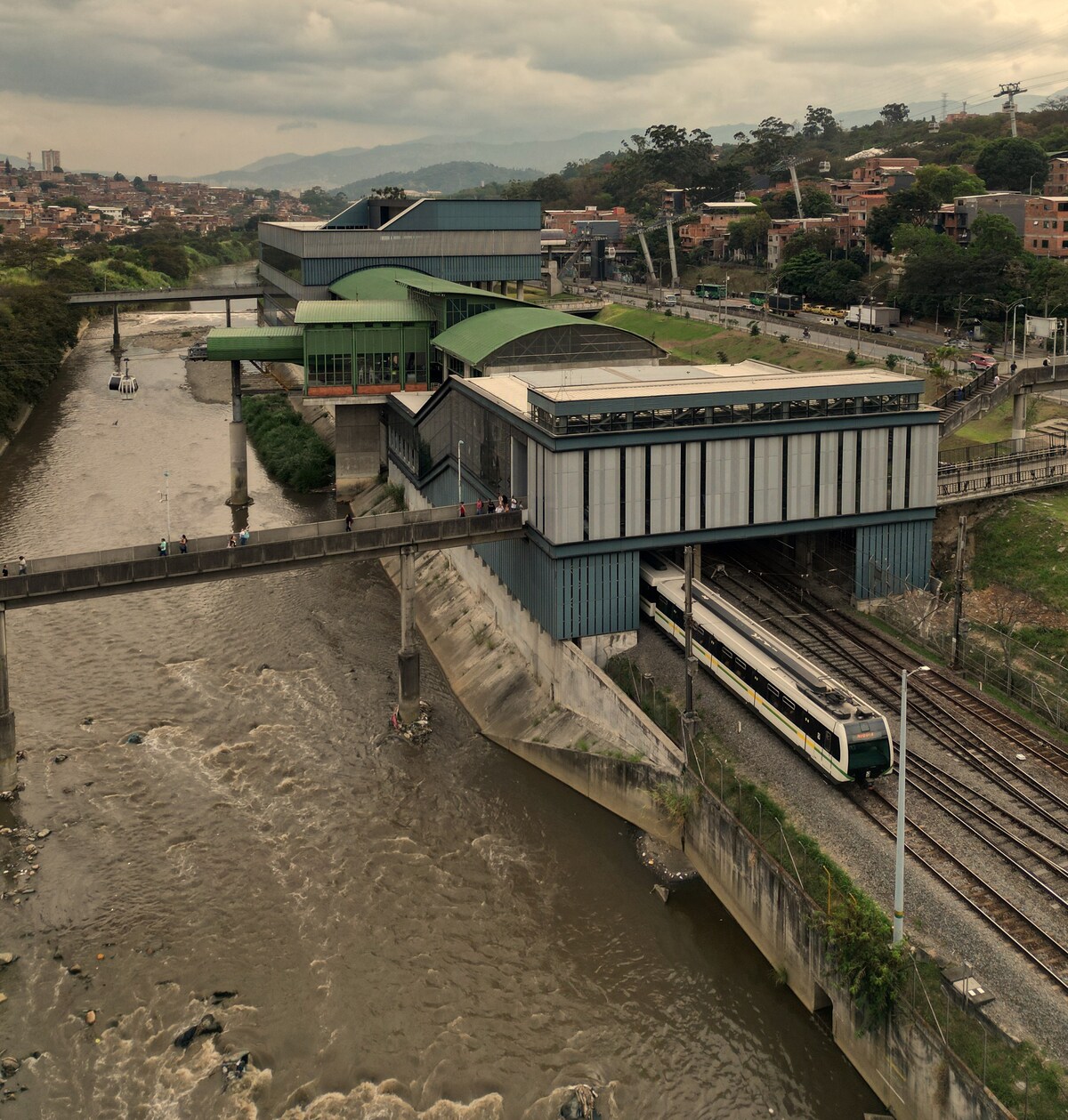 Apartamento rooftop, Metro Medellín / parque Arví