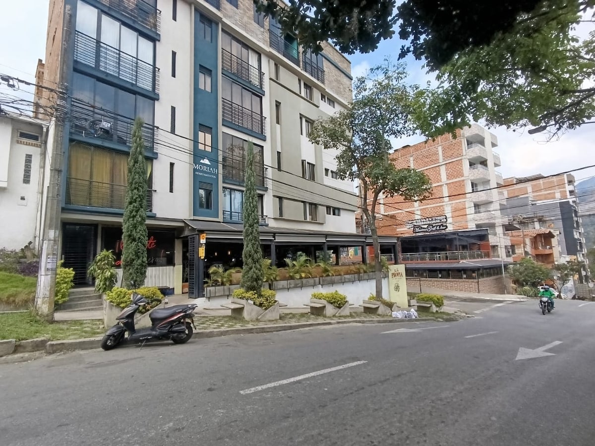 Encantador lotf Con A/C cerca al CC Fabricato