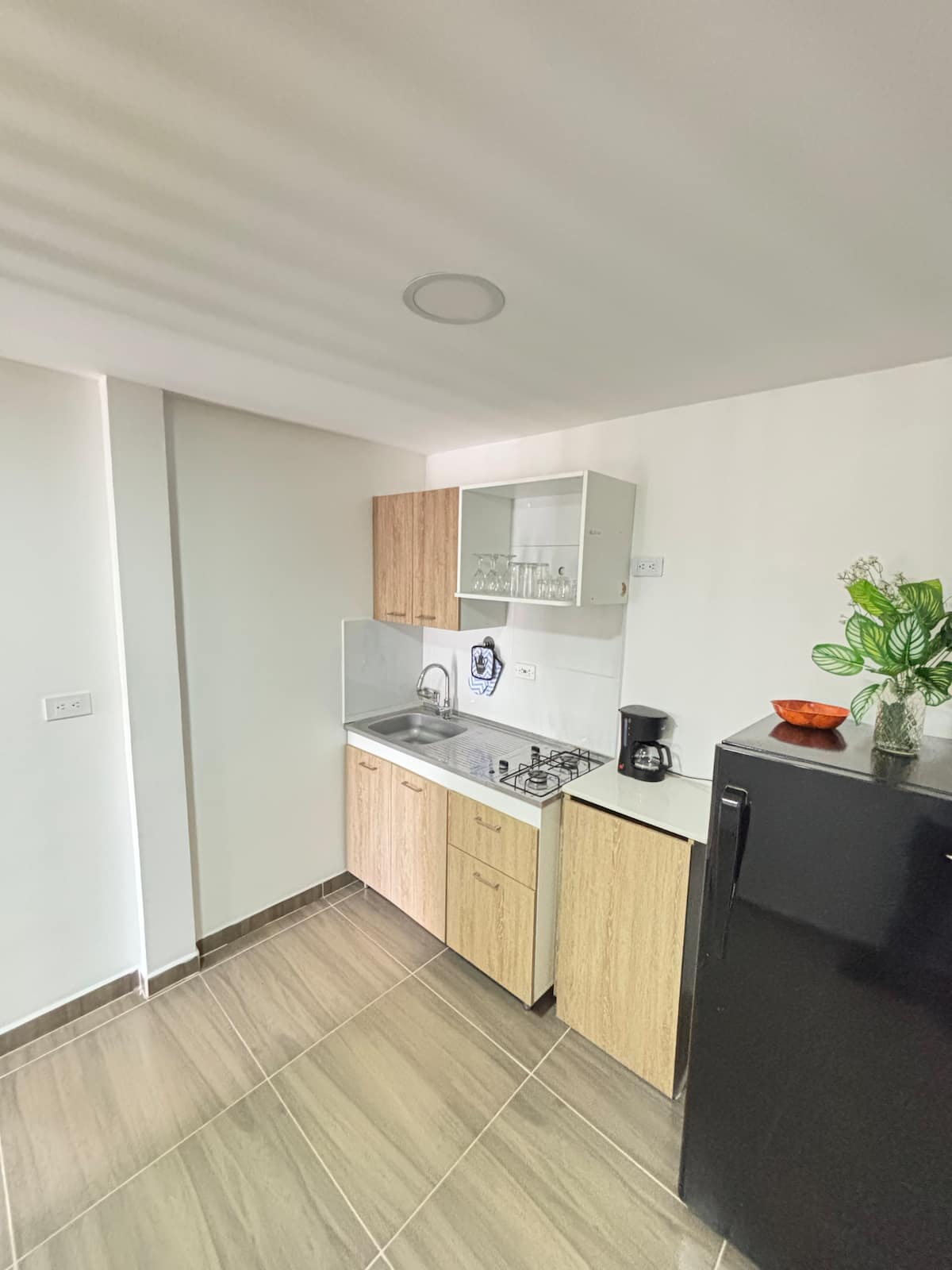 Estudio/Laureles/Buena ubicación