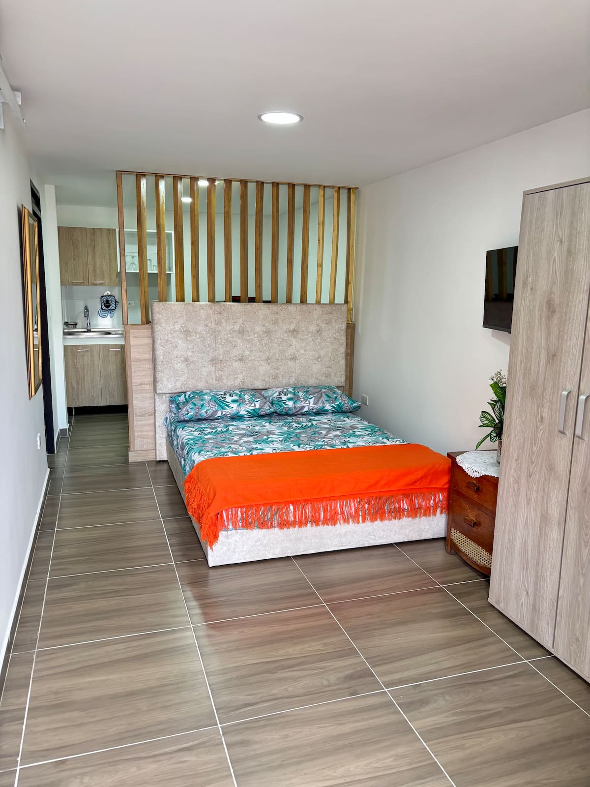 Estudio/Laureles/Buena ubicación