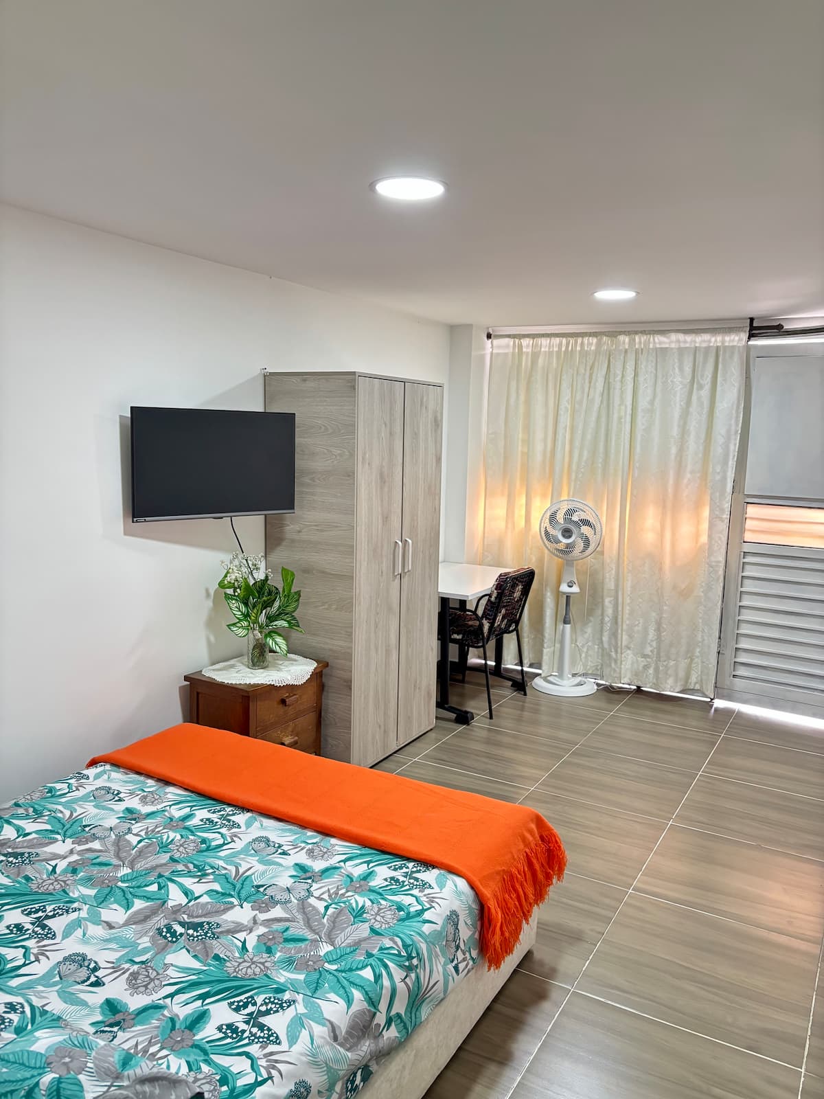Estudio/Laureles/Buena ubicación