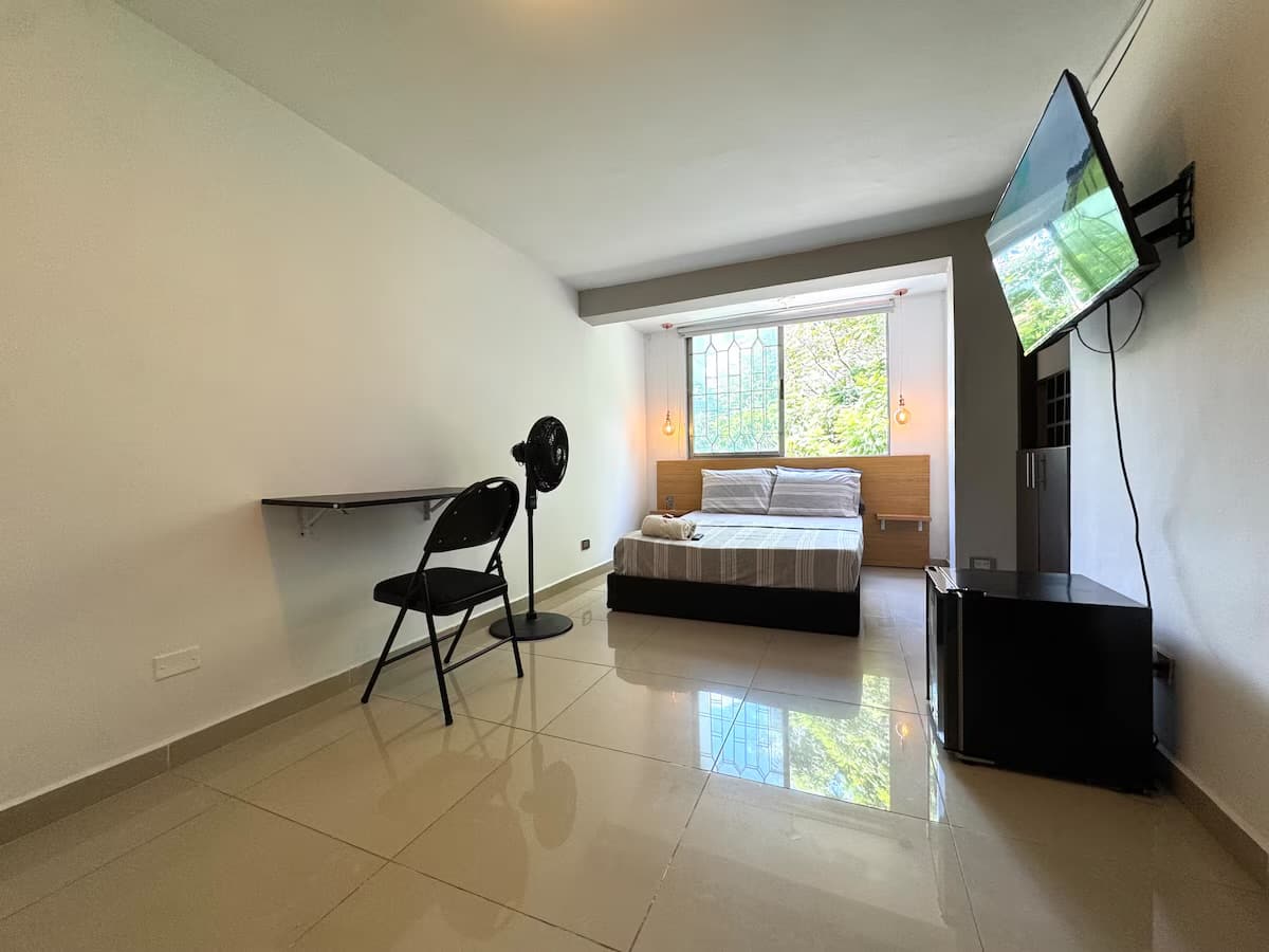 Apartamento loft + cocina + wifi + TV + lavandería en Medellín