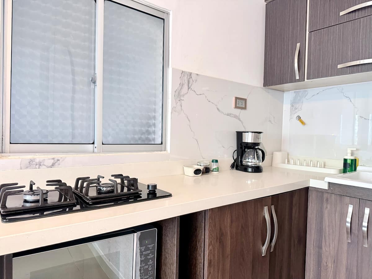 Apartamento loft + cocina + wifi + TV + lavandería en Medellín