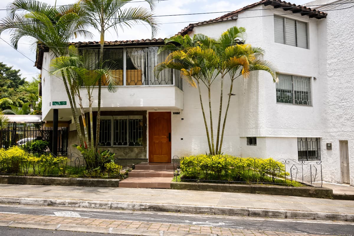 Apartamento loft + cocina + wifi + TV + lavandería en Medellín