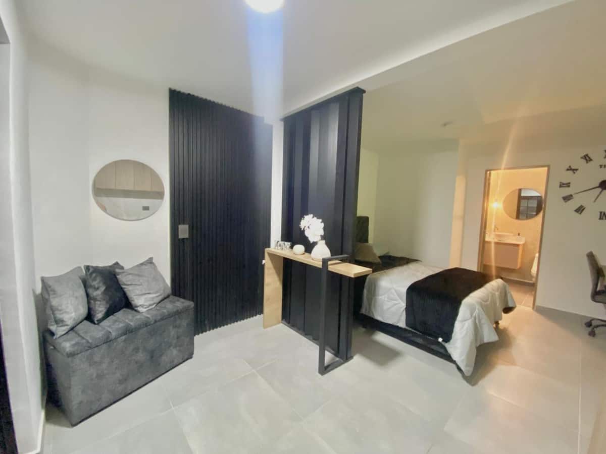 Apartaestudio moderno y central cerca al poblado