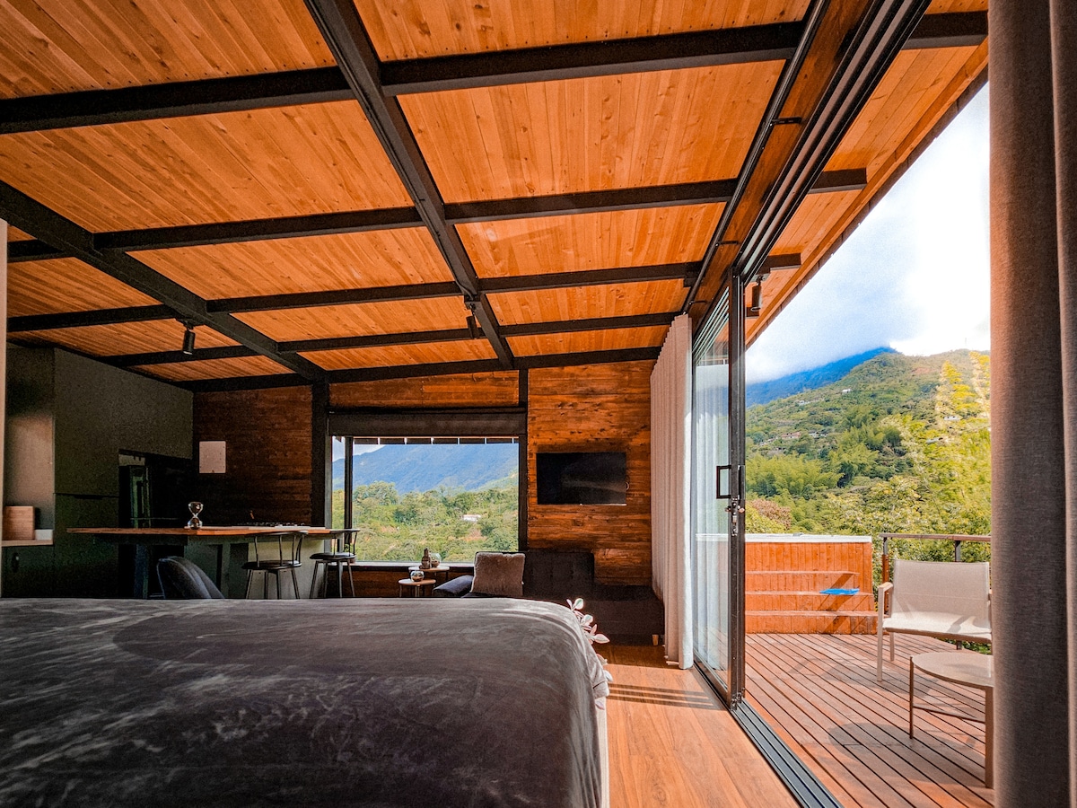 Cabaña con jacuzzi/sauna y río privado con terraza