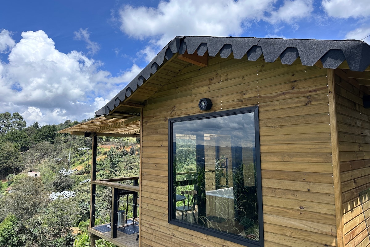 Cabaña: jacuzzi privado y vista cerca a Medellín