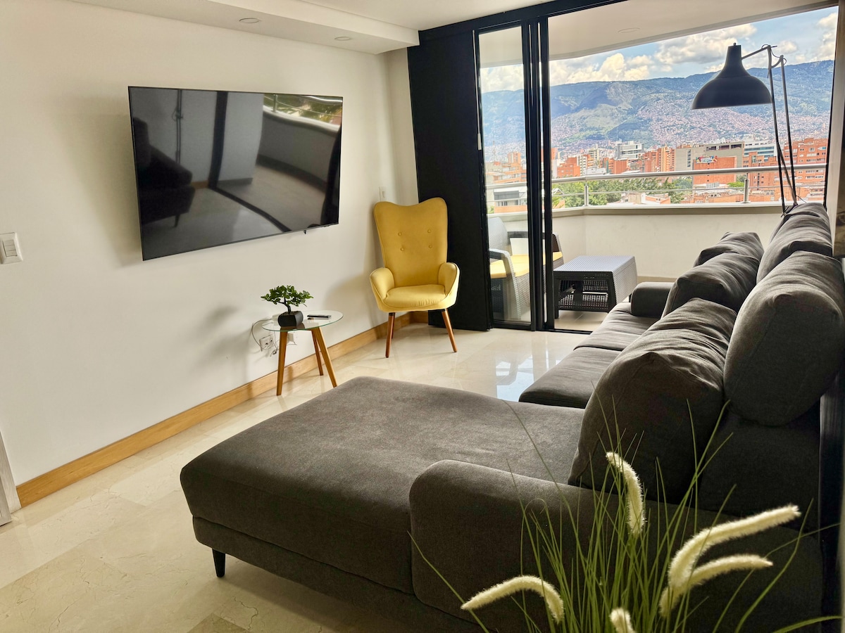 Apartamento 3 habitaciones en Laureles con balcón