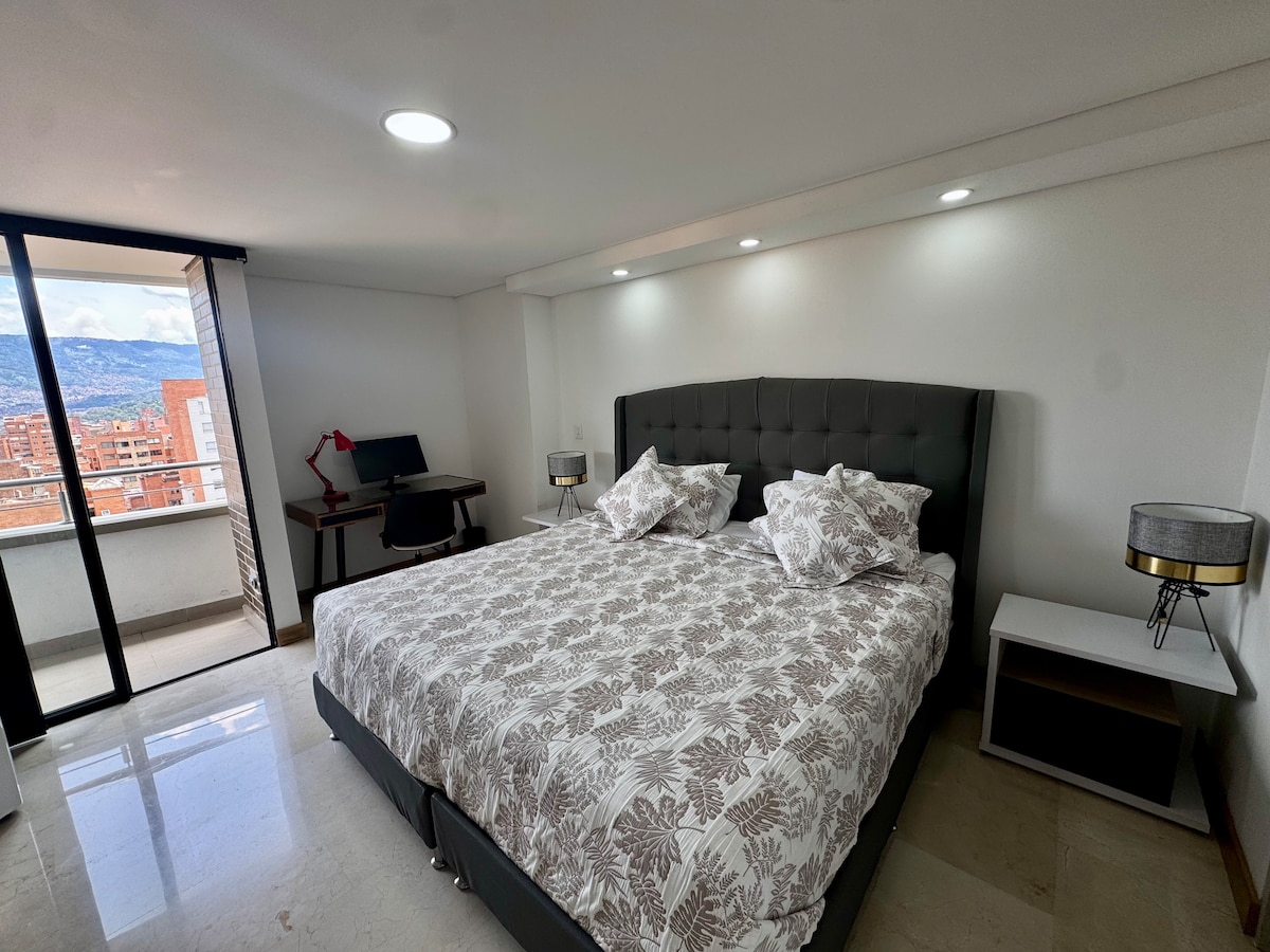 Apartamento 3 habitaciones en Laureles con balcón