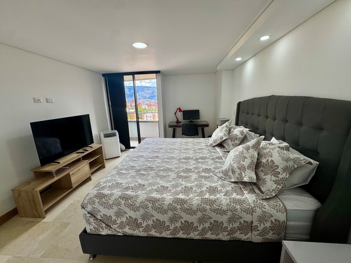 Apartamento 3 habitaciones en Laureles con balcón