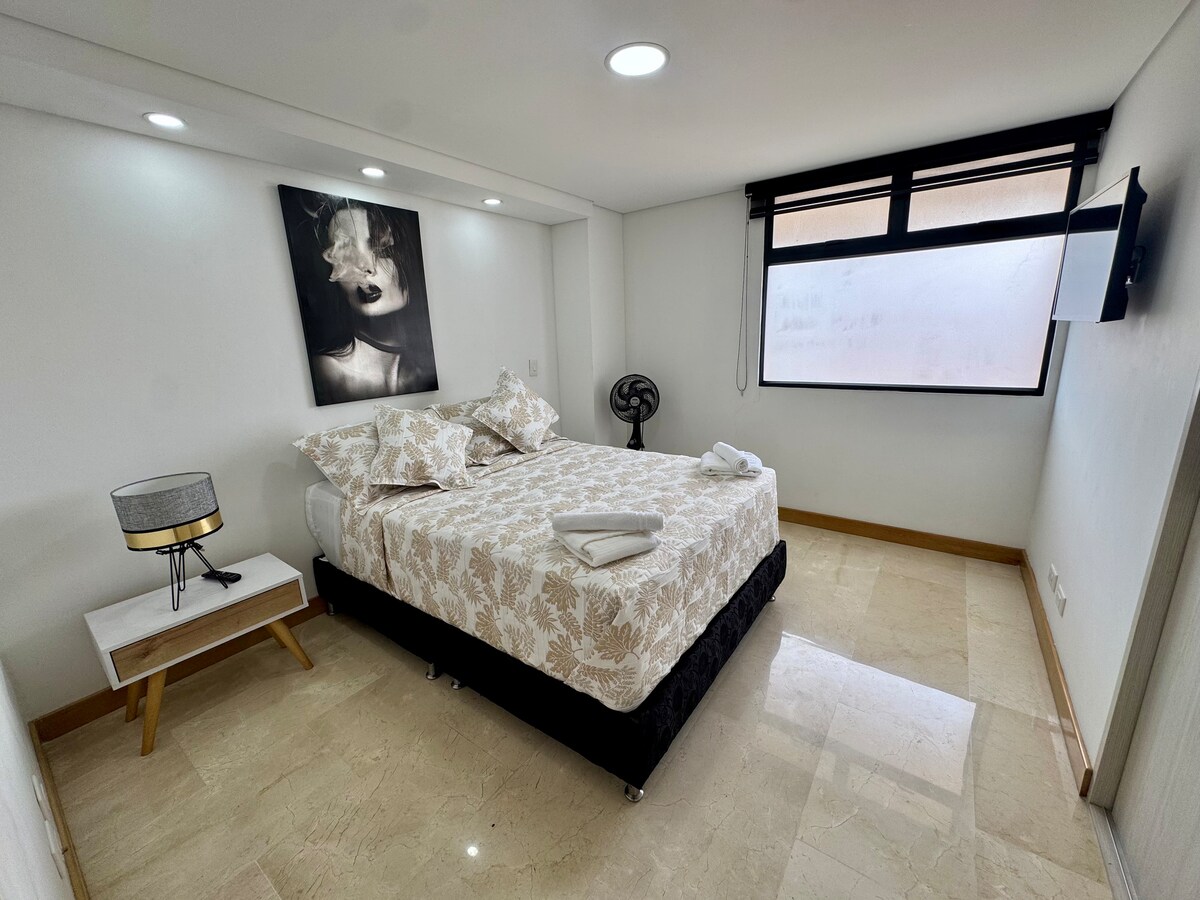 Apartamento 3 habitaciones en Laureles con balcón