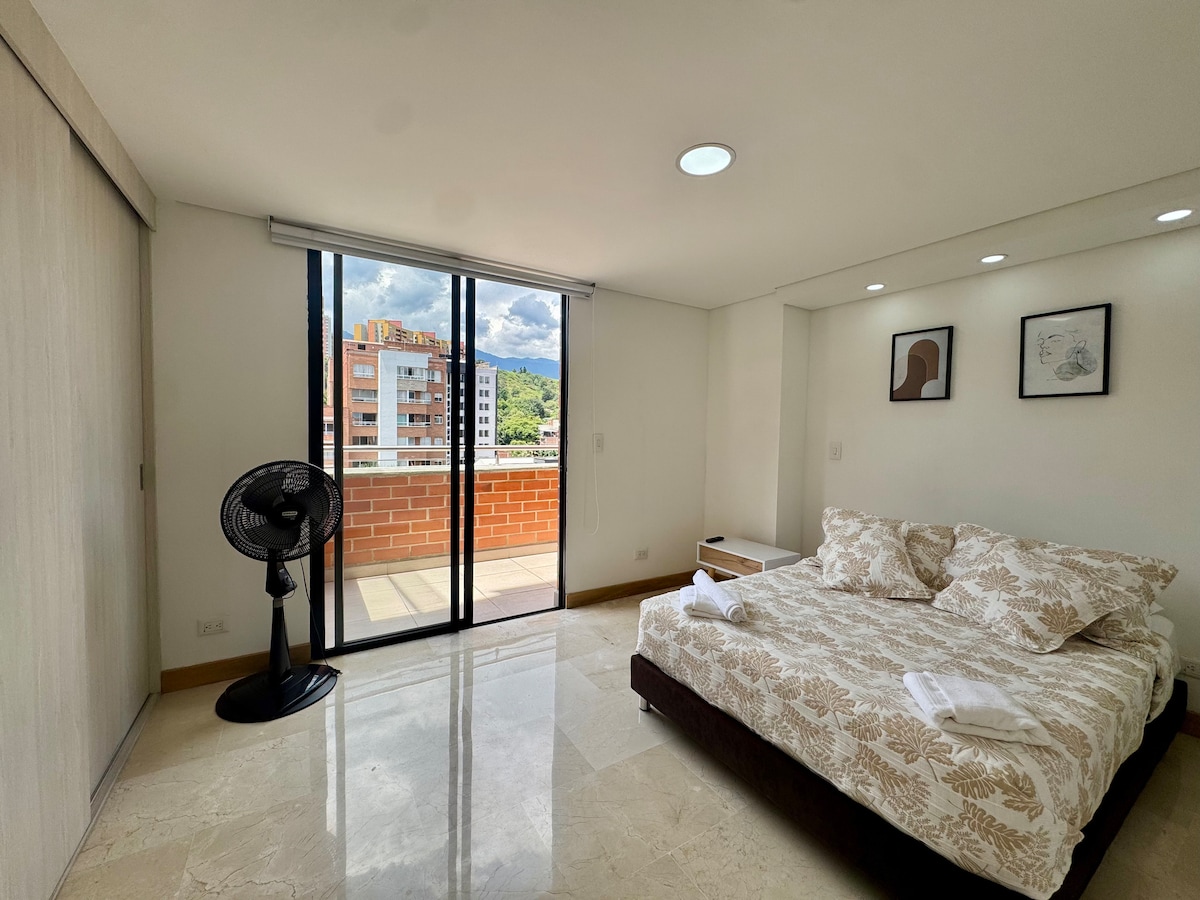 Apartamento 3 habitaciones en Laureles con balcón