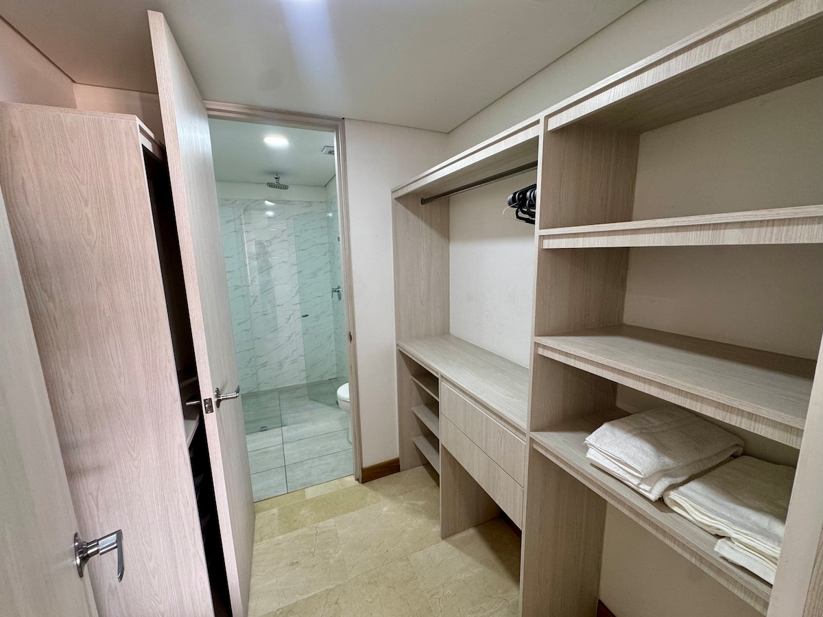 Apartamento 3 habitaciones en Laureles con balcón