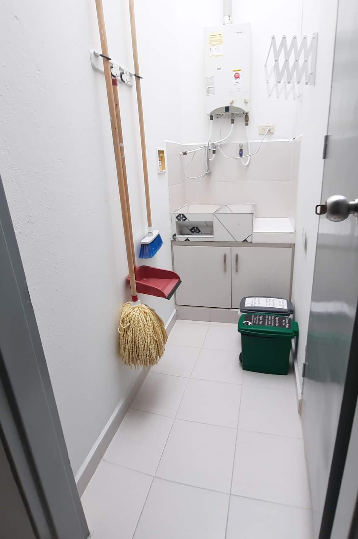 Apartamento en Laureles con balcón, bien ubicado