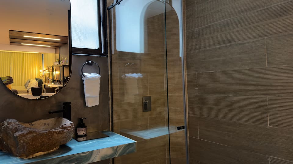 Suite Manila