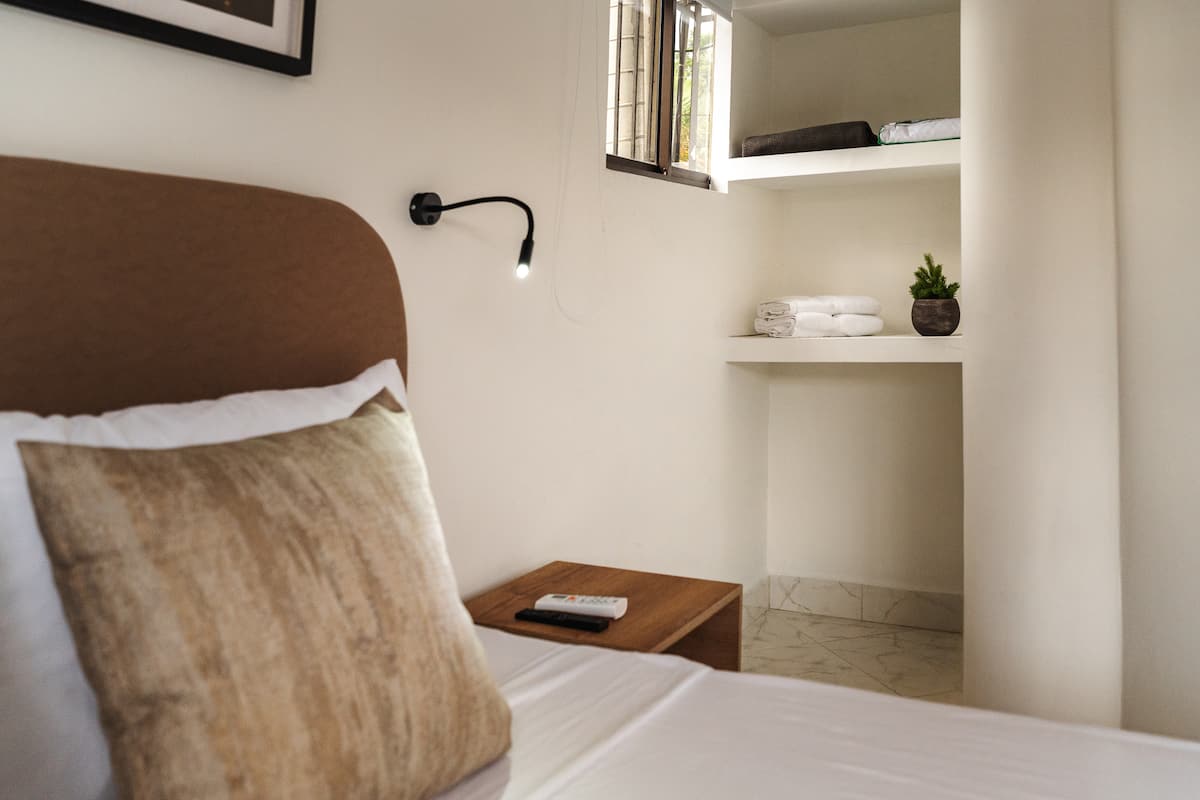 Comodo aparta estudio, bien ubicado. 201