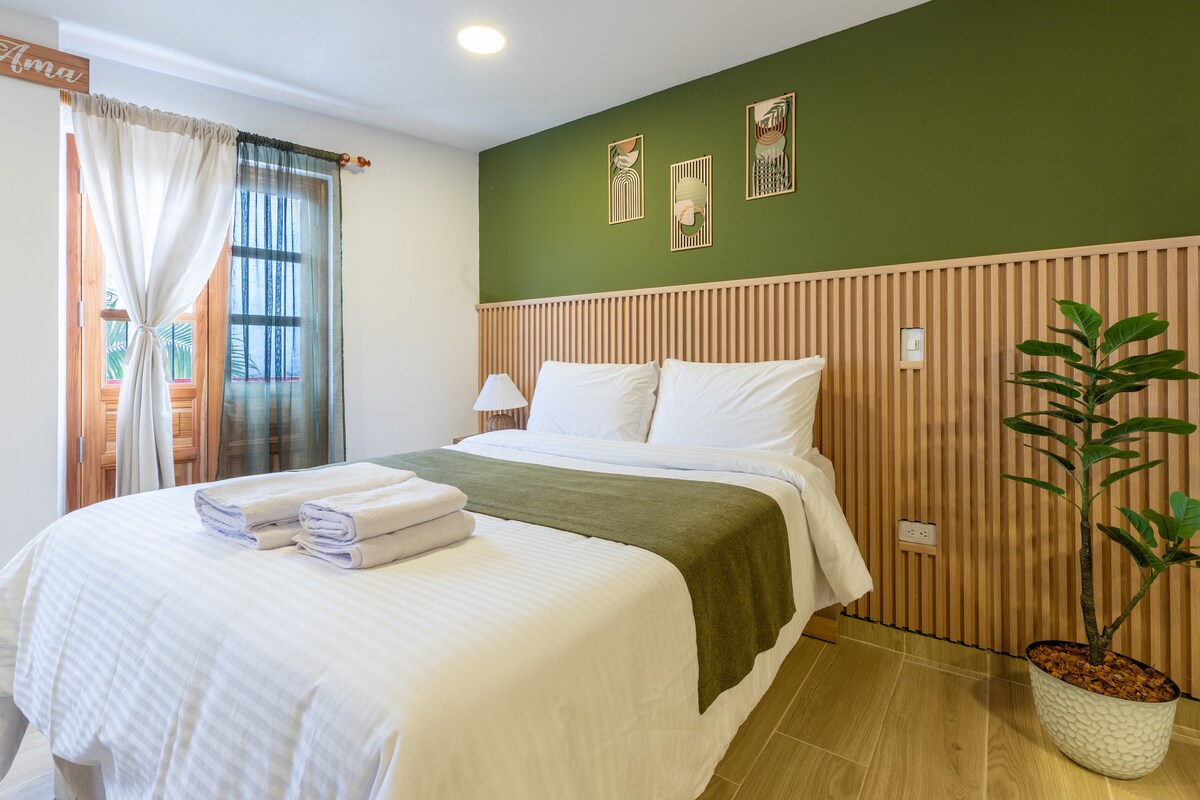 Acogedor loft - vista al malecón y jacuzzi privado