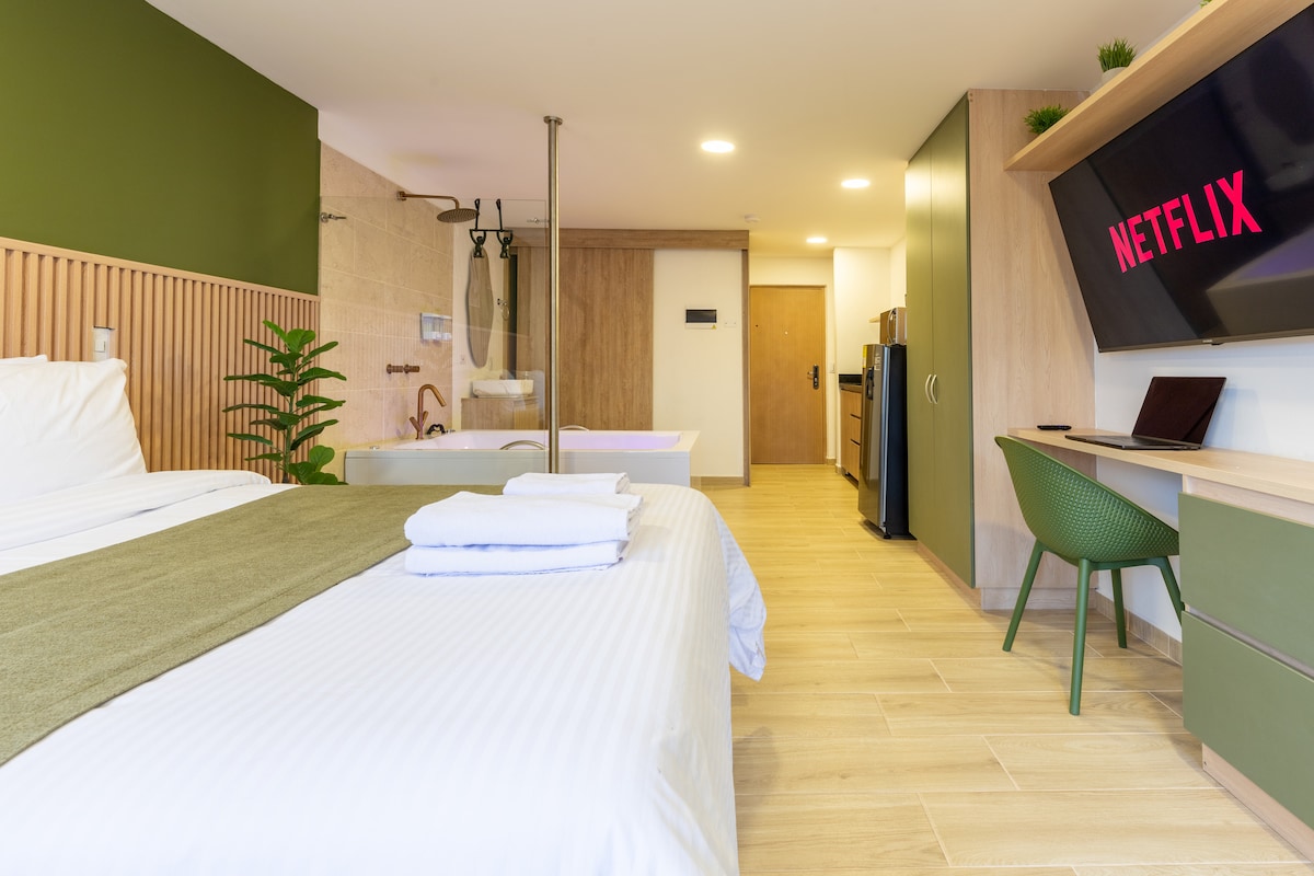 Acogedor loft - vista al malecón y jacuzzi privado