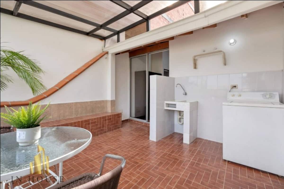 Aria Living 500 - Moderno con terraza privada