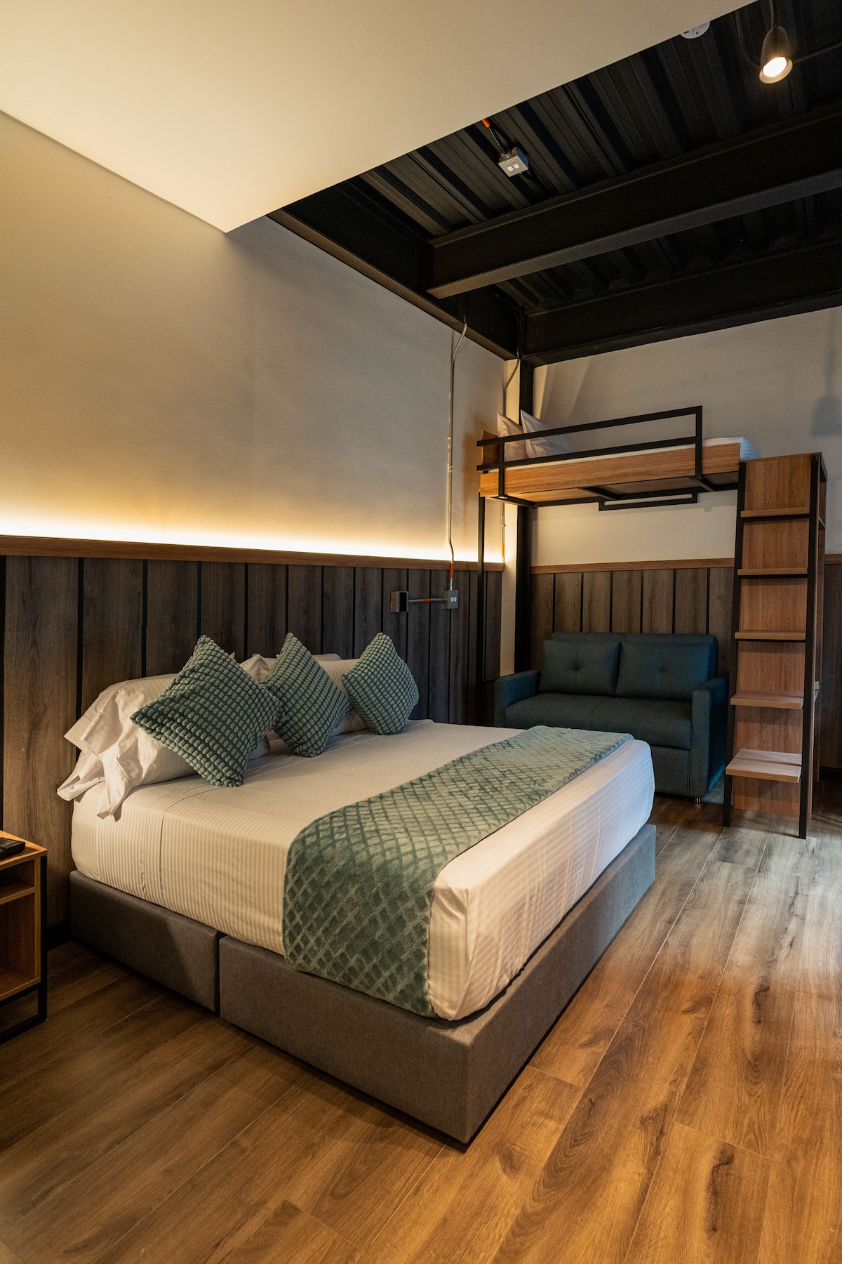 Refugio Verde en Conquistadores: Diseño y Confort