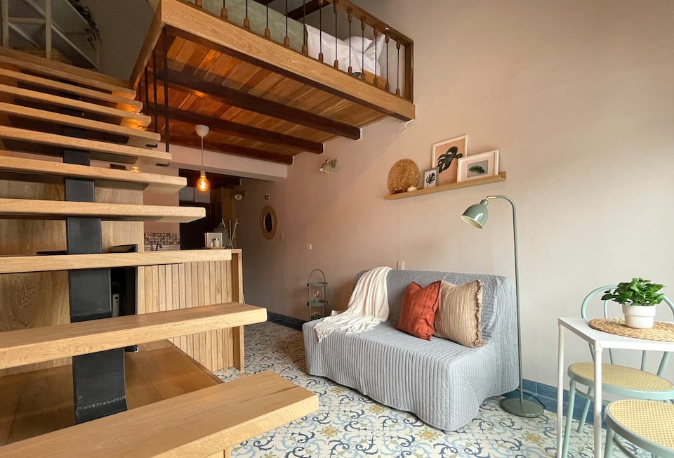 Loft Colonial | Un Balcón en el Corazón del Retiro