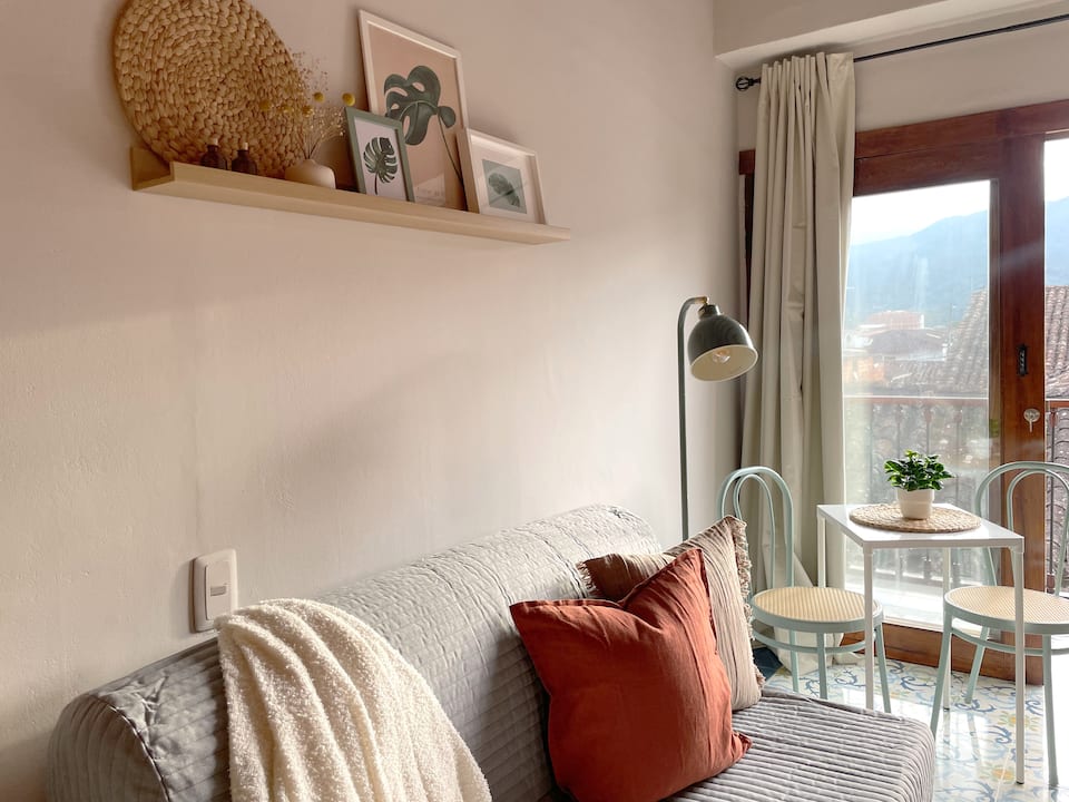 Loft Colonial | Un Balcón en el Corazón del Retiro