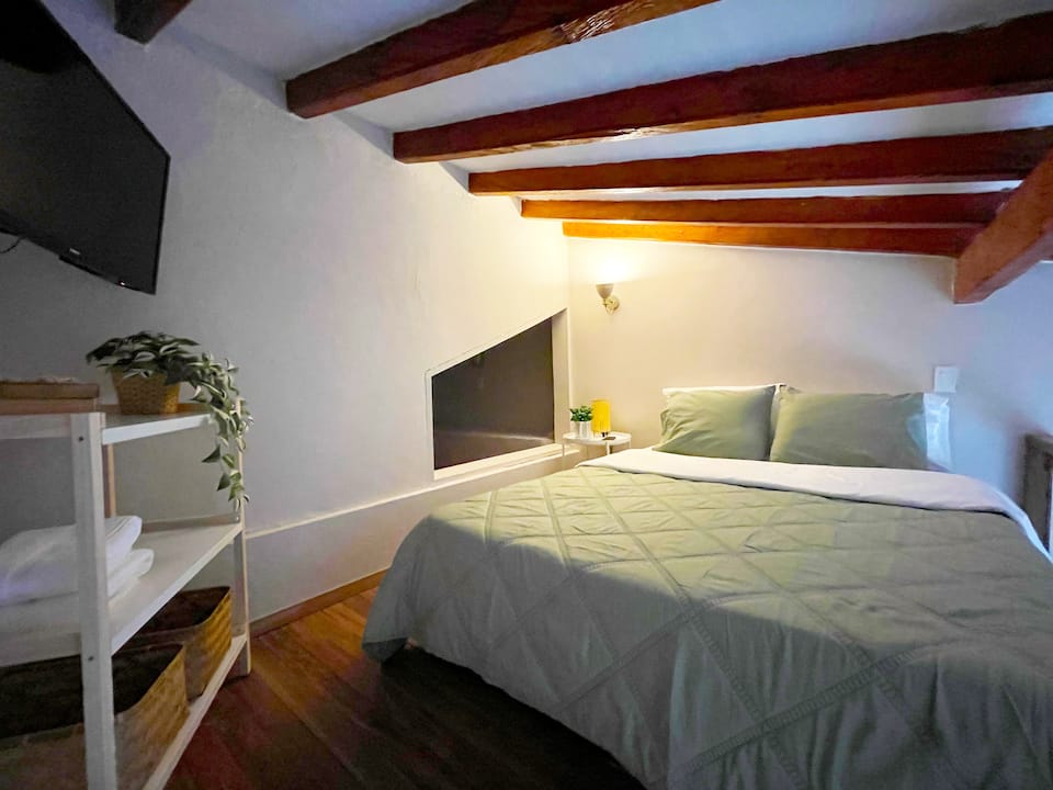 Loft Colonial | Un Balcón en el Corazón del Retiro