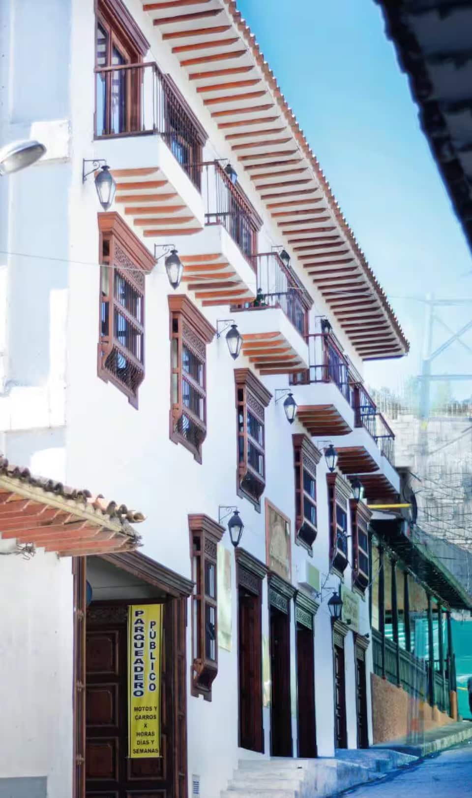 Loft Colonial | Un Balcón en el Corazón del Retiro