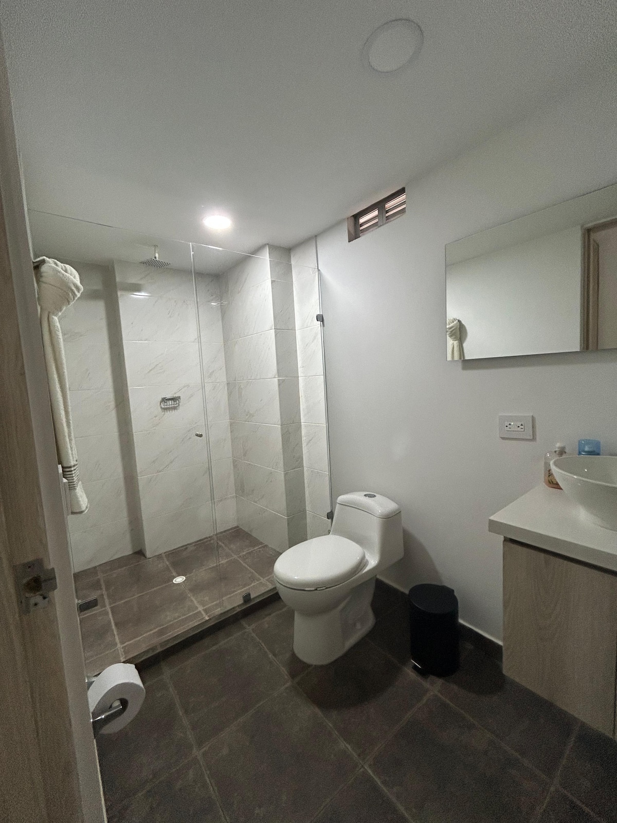 Agradable y bello apartamento, central, 42 mts.