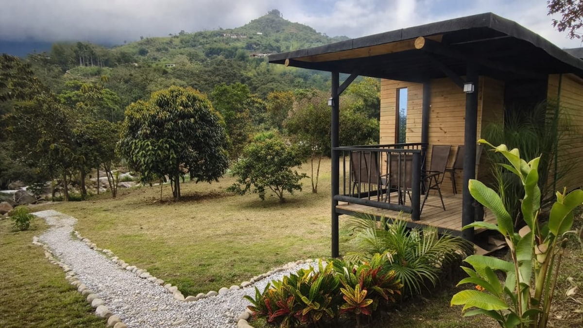 Cabaña privada frente al río Cocorná · Pets