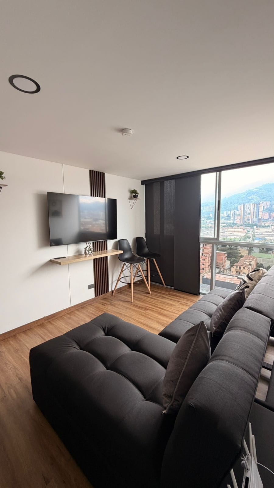 01 • Moderno con vista | Metro • Mall • WiFi/LAN