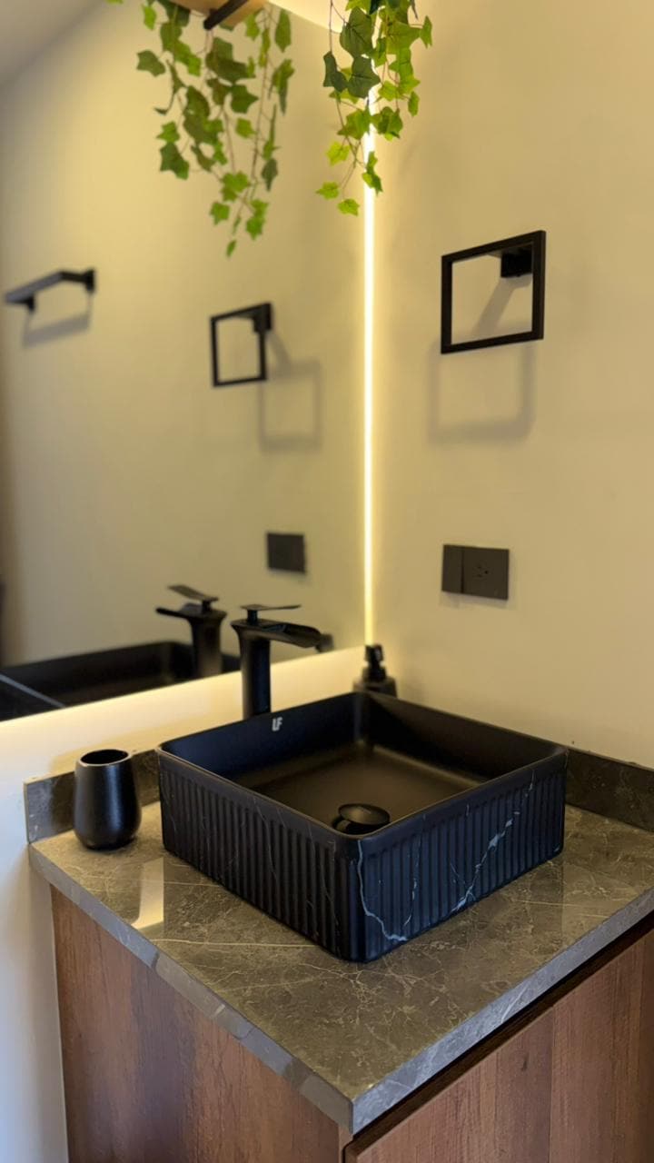 01 • Moderno con vista | Metro • Mall • WiFi/LAN
