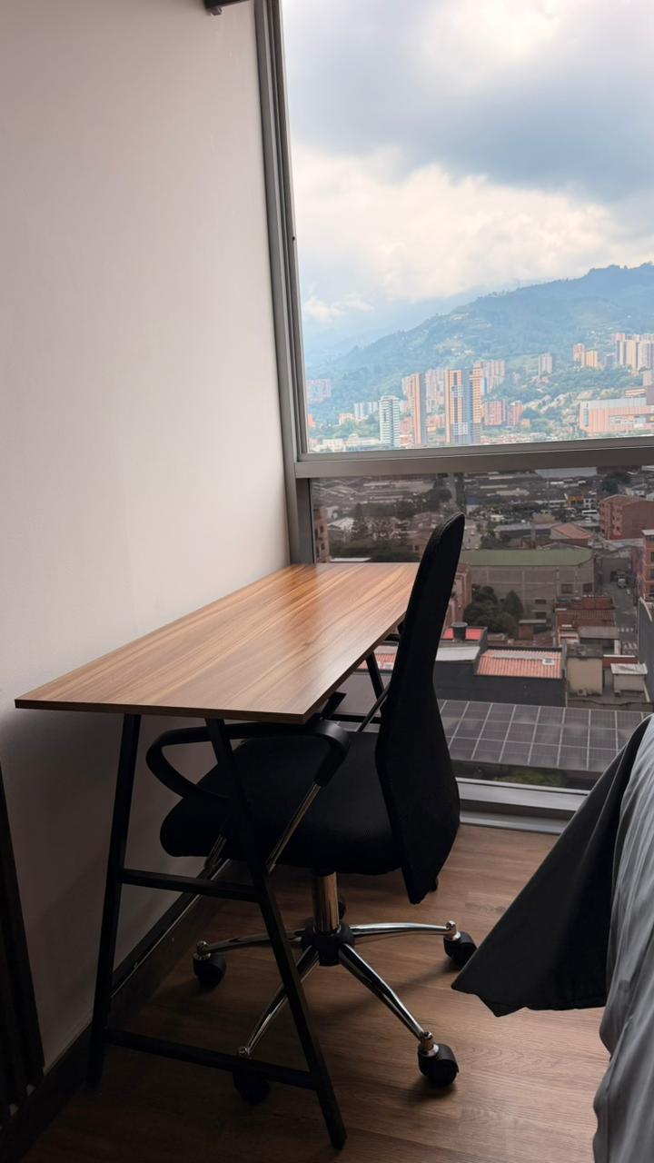 01 • Moderno con vista | Metro • Mall • WiFi/LAN
