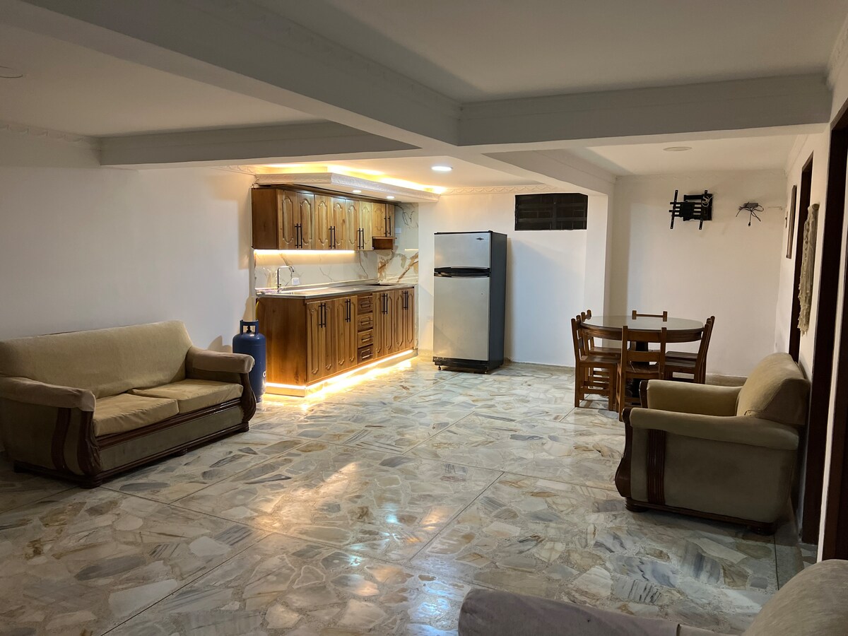 Finca familiar en Cocorná · Piscina y BBQ