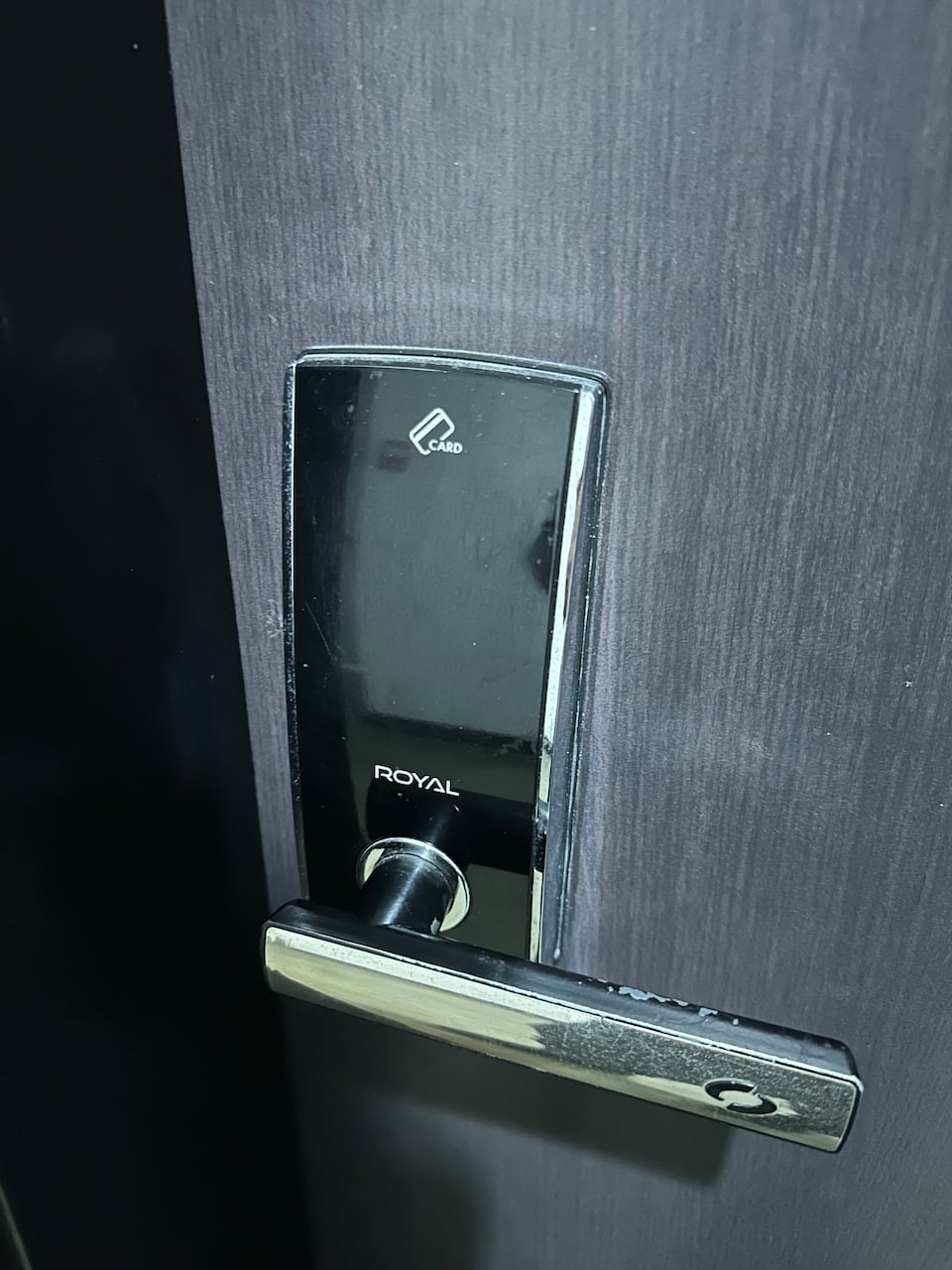 Cerca del aeropuerto | Cama tamaño king, gimnasio y sala de vapor
