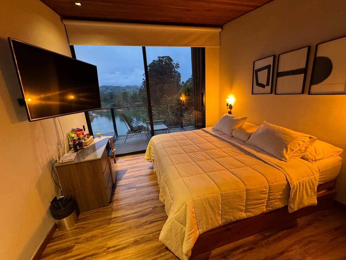 Joinn Houtel Suites peñol