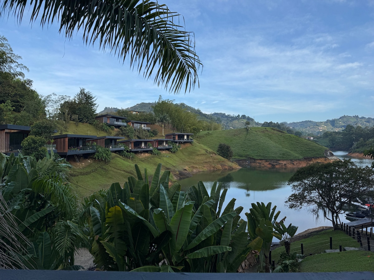 Joinn Houtel Suites peñol