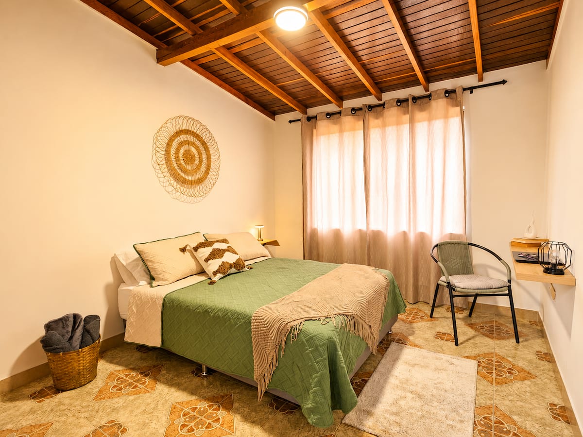 Apto 1½ cuadras parque San Antonio| WiFi Descanso