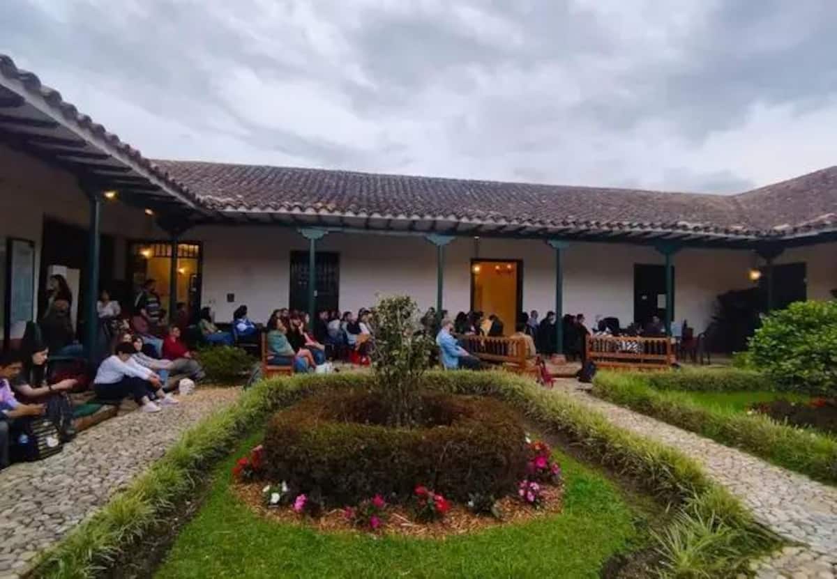 Apto 1½ cuadras parque San Antonio| WiFi Descanso