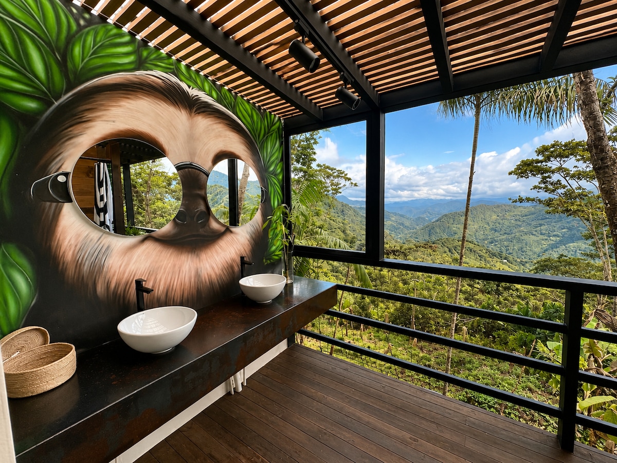 The Naked Jungle | Cabaña de lujo con forma de A y vista a la montaña