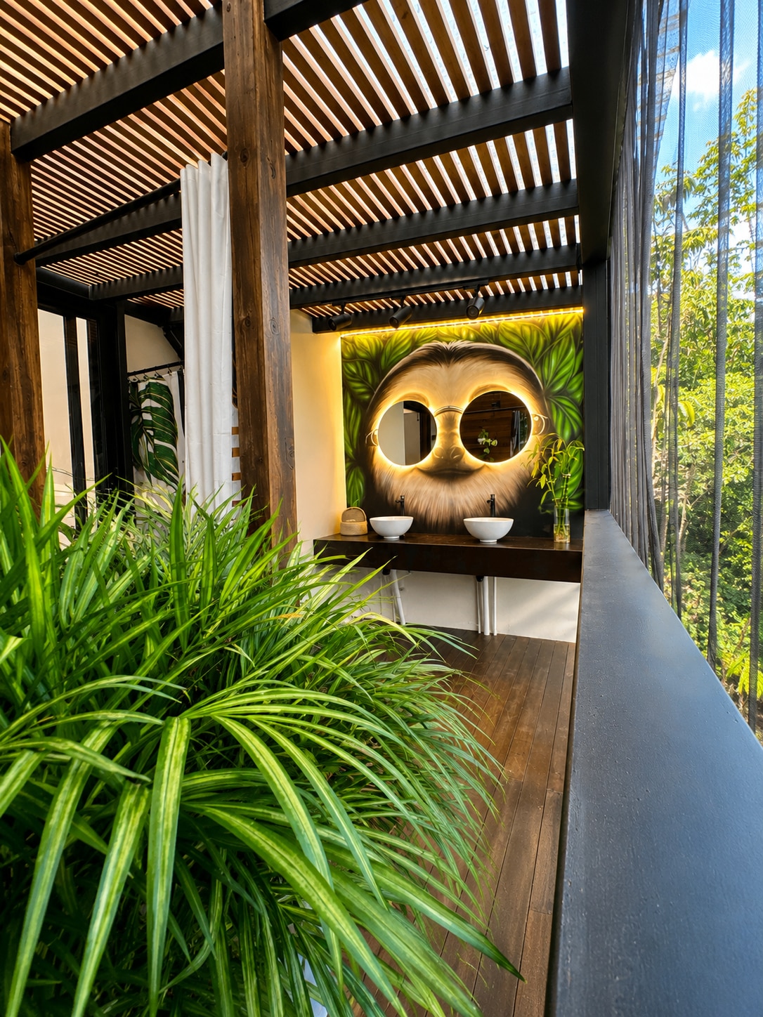 The Naked Jungle | Cabaña de lujo con forma de A y vista a la montaña