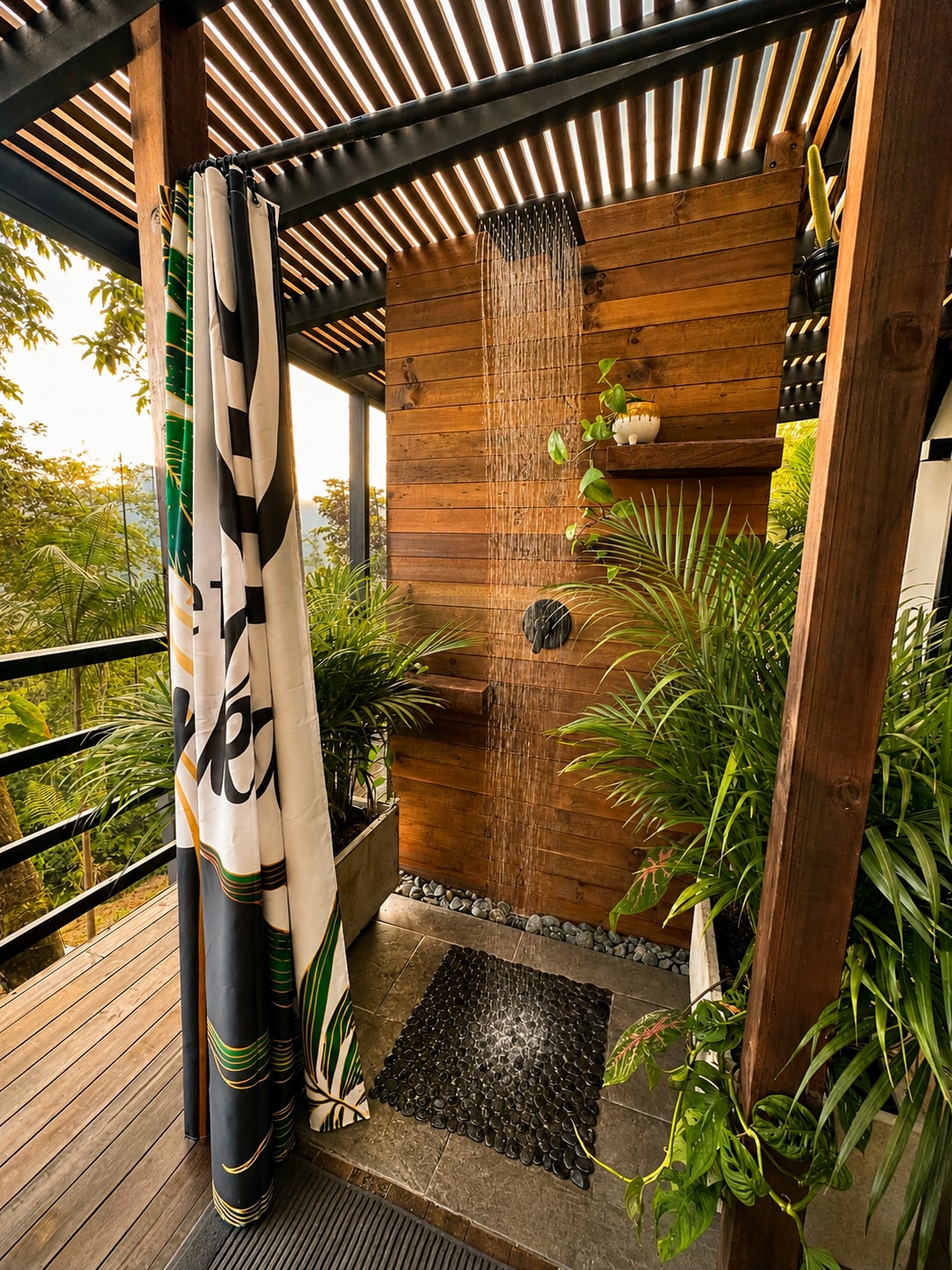 The Naked Jungle | Cabaña de lujo con forma de A y vista a la montaña