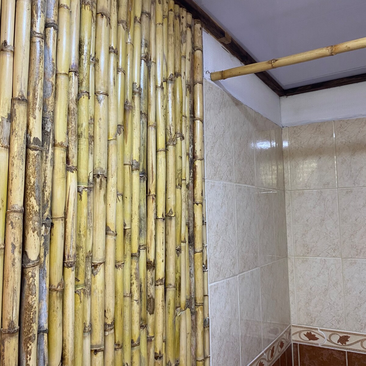 Cabaña con Jacuzzi Privado y Vista Natural