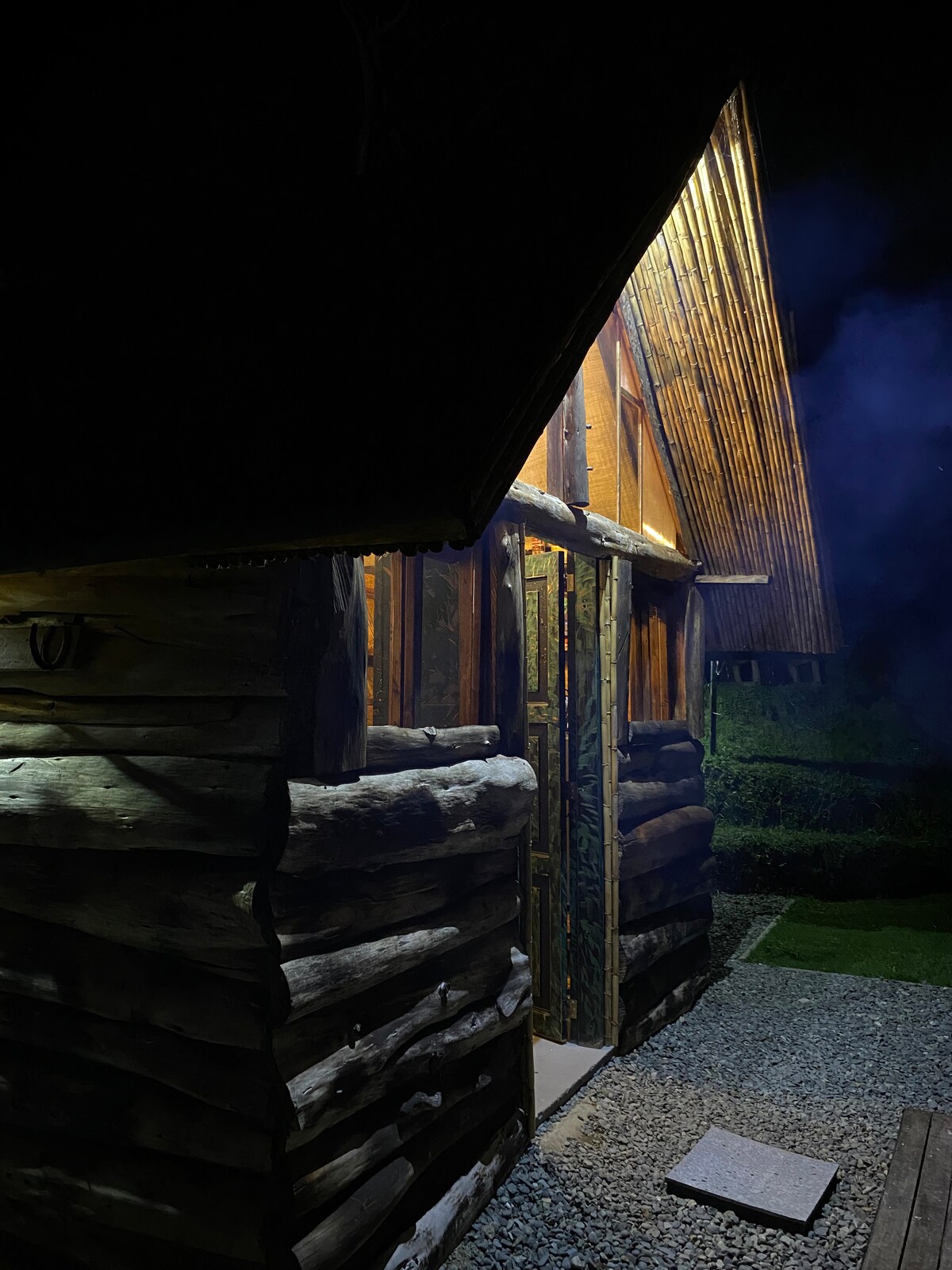 Cabaña con Jacuzzi Privado y Vista Natural